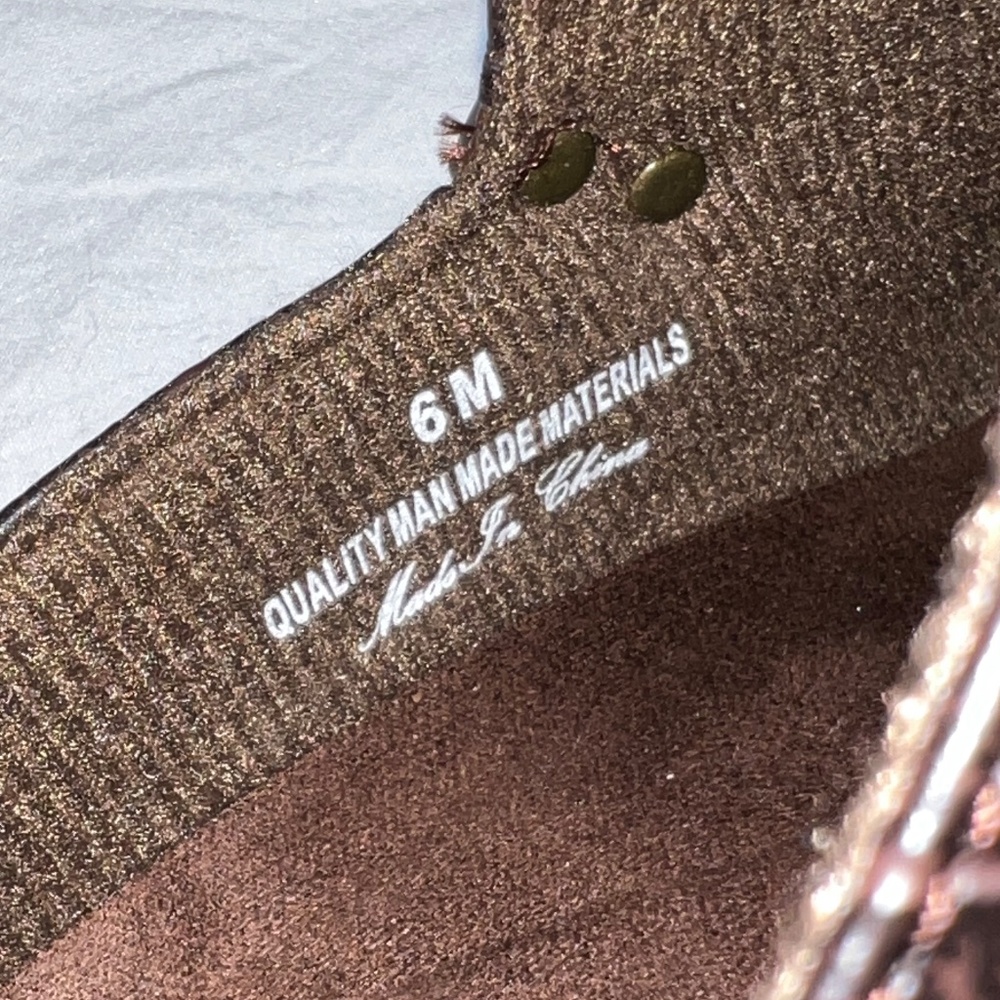 Easy Street Women’s Cynthia Brown Clogs/Mules - Size 6 - Picture 7 of 9